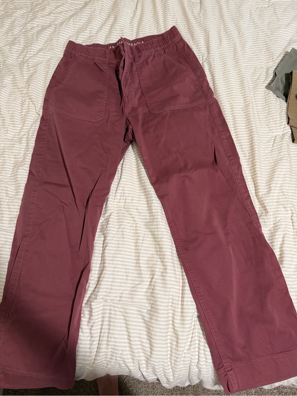 American Eagle Outfitters Men’s Maroon Drawstring Chinos